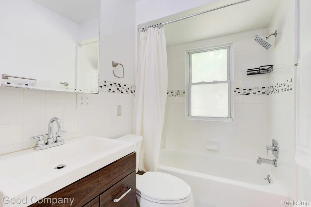 421 Channing Street Ferndale City, MI 48220