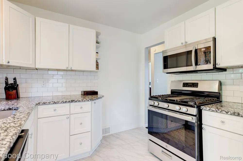 421 Channing Street Ferndale City, MI 48220