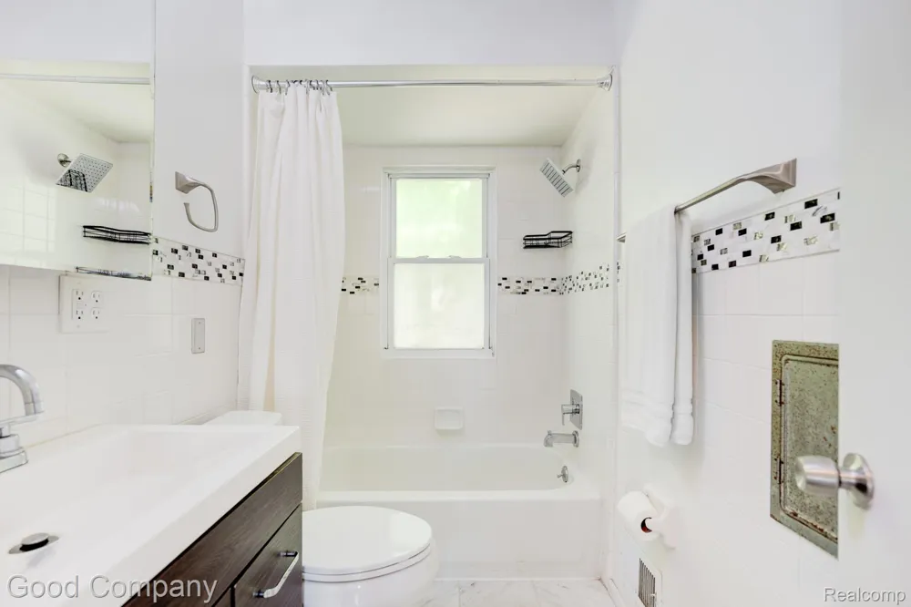 421 Channing Street Ferndale City, MI 48220