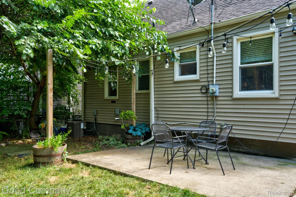 421 Channing Street Ferndale City, MI 48220