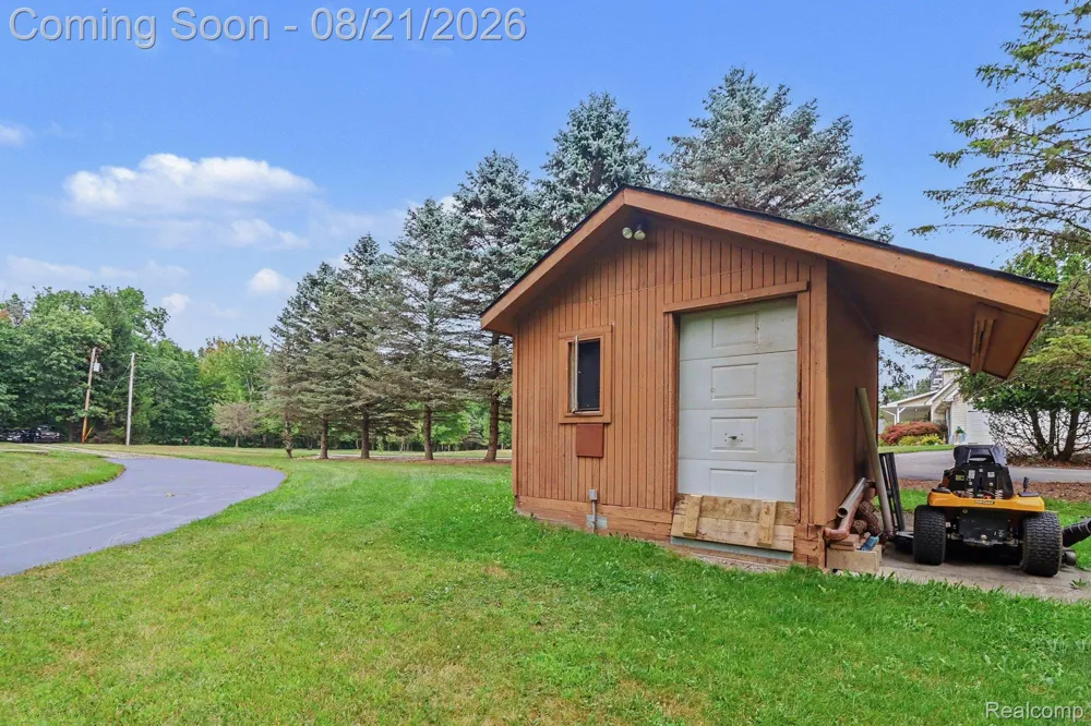 11412 Germany Road Tyrone Township, MI 48430