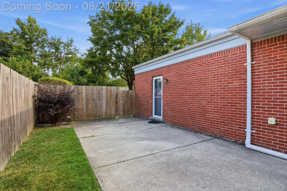 38477 Ann Arbor Trail Livonia City, MI 48150