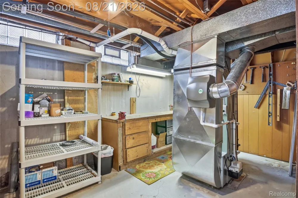 38477 Ann Arbor Trail Livonia City, MI 48150