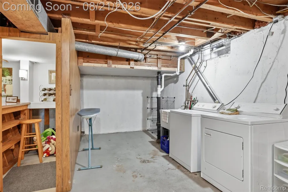 38477 Ann Arbor Trail Livonia City, MI 48150