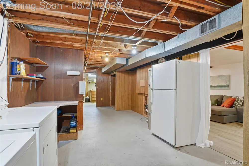 38477 Ann Arbor Trail Livonia City, MI 48150