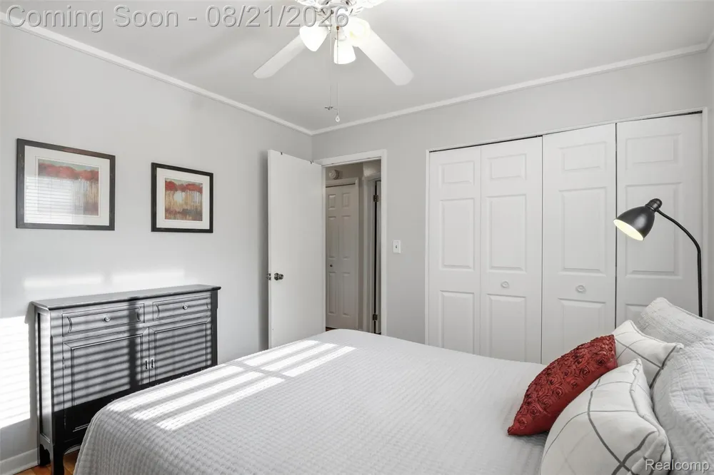 38477 Ann Arbor Trail Livonia City, MI 48150