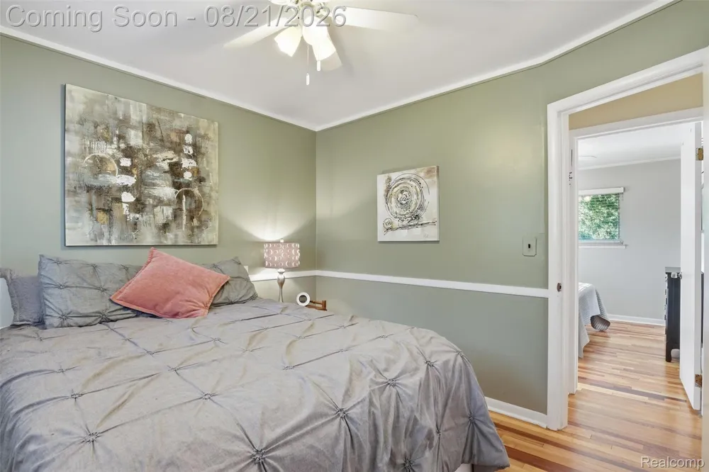 38477 Ann Arbor Trail Livonia City, MI 48150