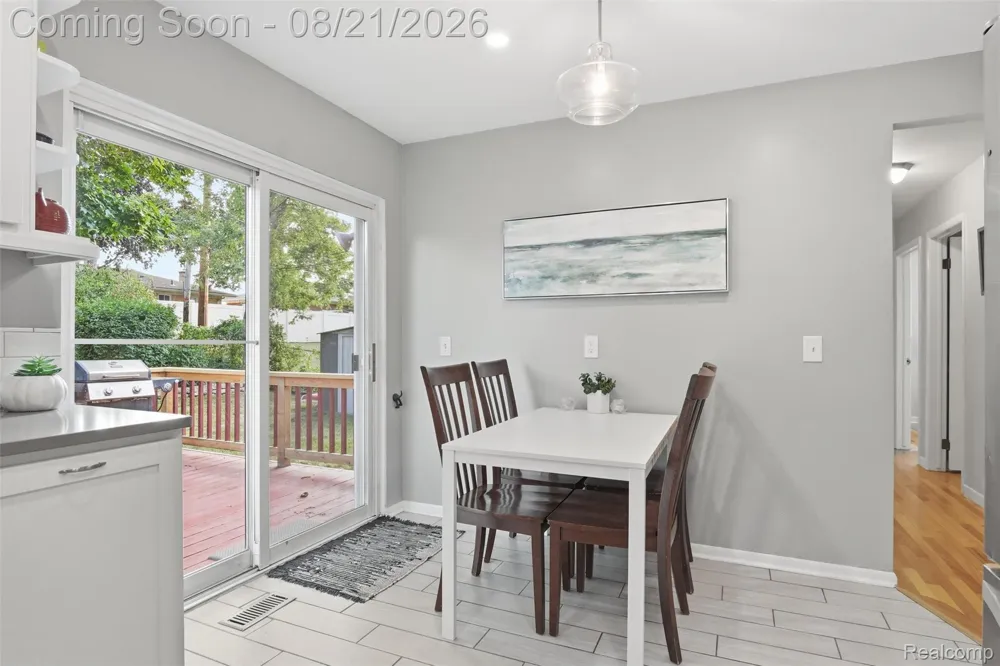 38477 Ann Arbor Trail Livonia City, MI 48150