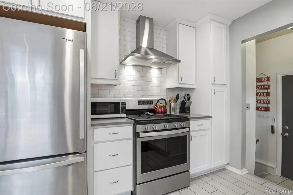 38477 Ann Arbor Trail Livonia City, MI 48150