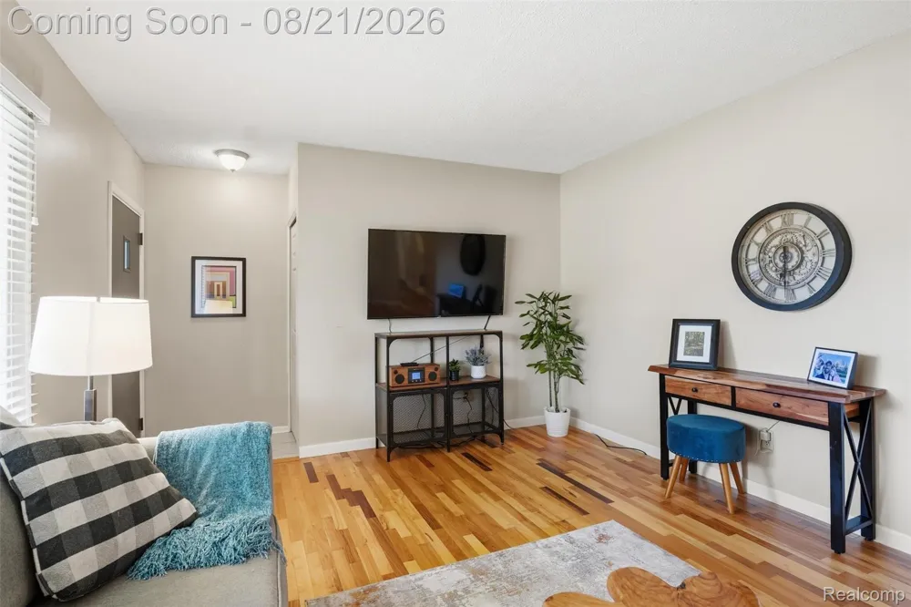 38477 Ann Arbor Trail Livonia City, MI 48150