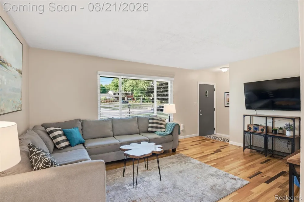 38477 Ann Arbor Trail Livonia City, MI 48150