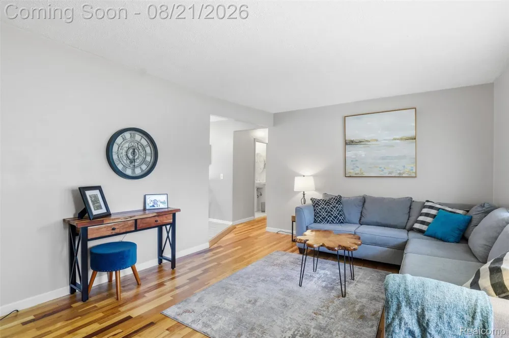 38477 Ann Arbor Trail Livonia City, MI 48150