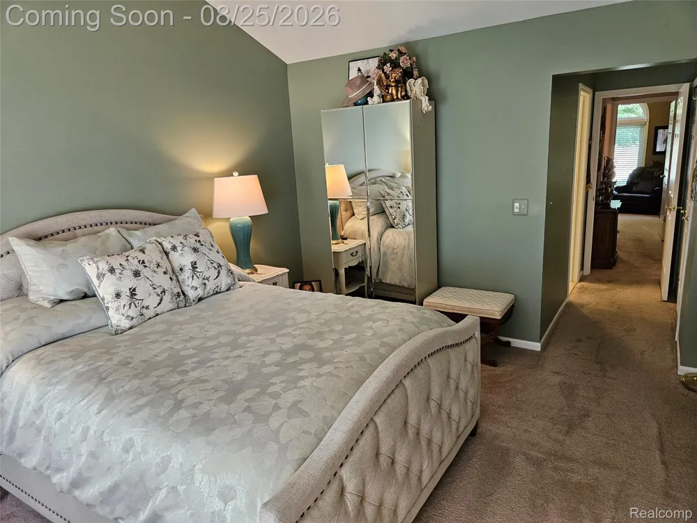 20578 Hillsboro Drive Macomb Township, MI 48044