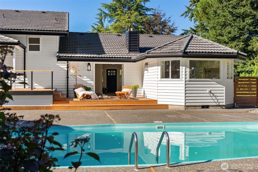25717 SE 398th Street Enumclaw, WA 98022