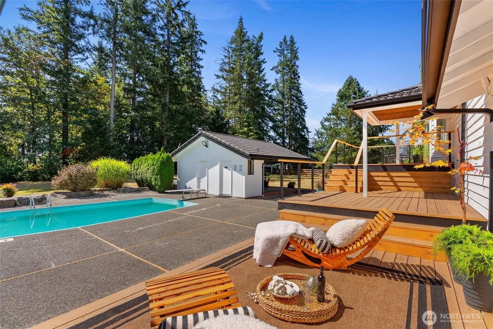 25717 SE 398th Street Enumclaw, WA 98022