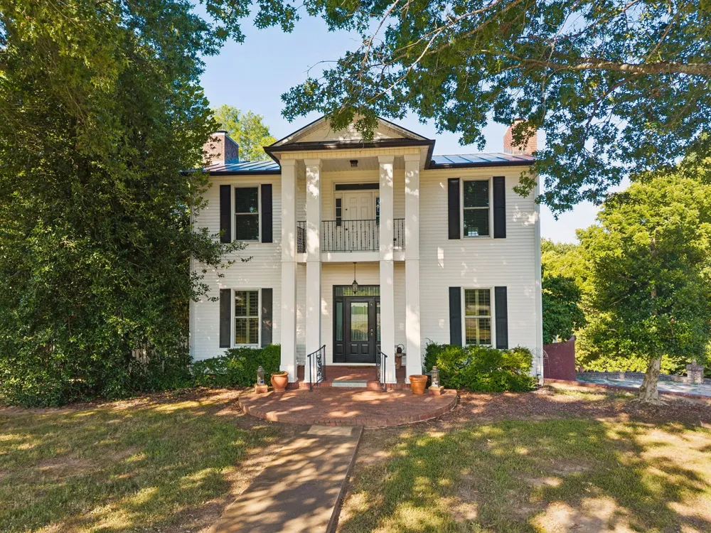 1668 Old Lewisburg Hwy Columbia, TN 38401