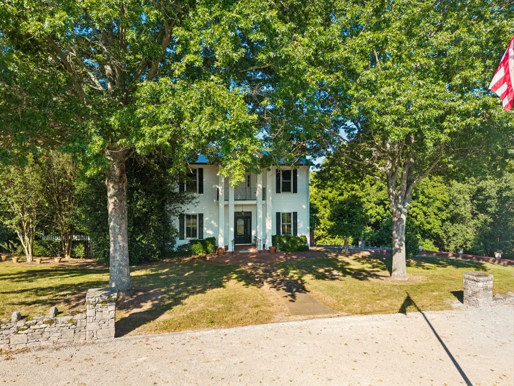 1668 Old Lewisburg Hwy Columbia, TN 38401