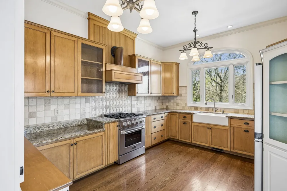 1668 Old Lewisburg Hwy Columbia, TN 38401
