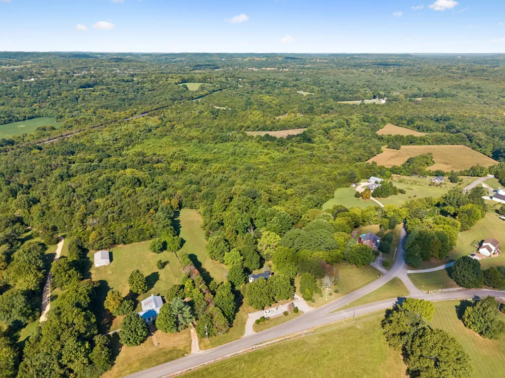 1668 Old Lewisburg Hwy Columbia, TN 38401