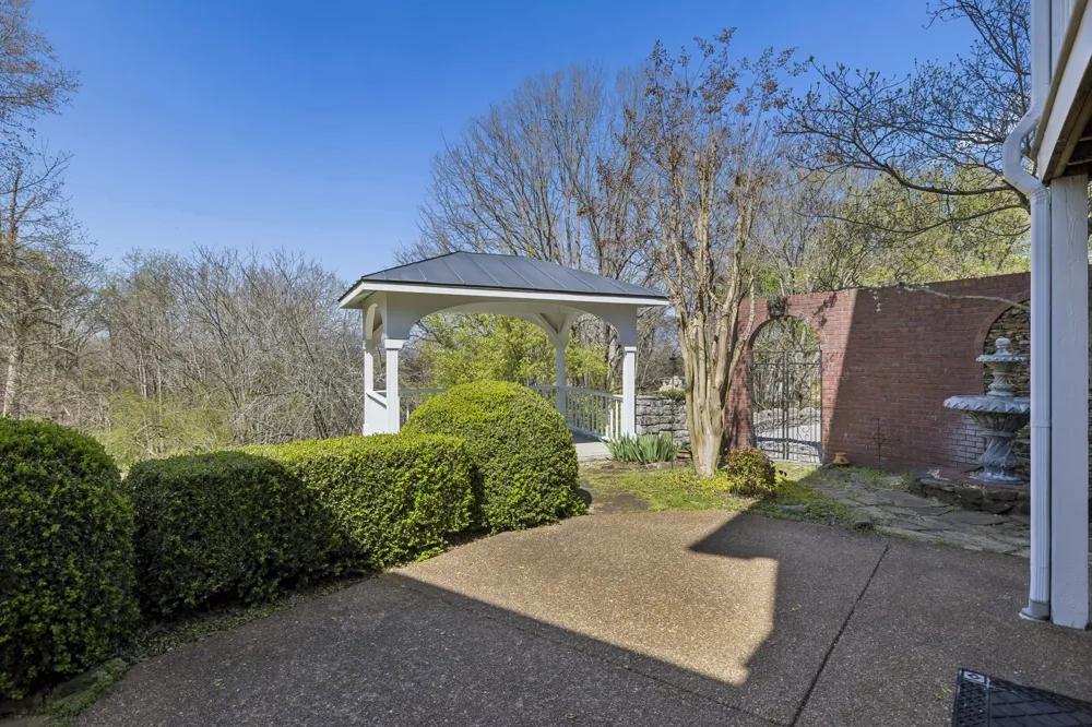 1668 Old Lewisburg Hwy Columbia, TN 38401