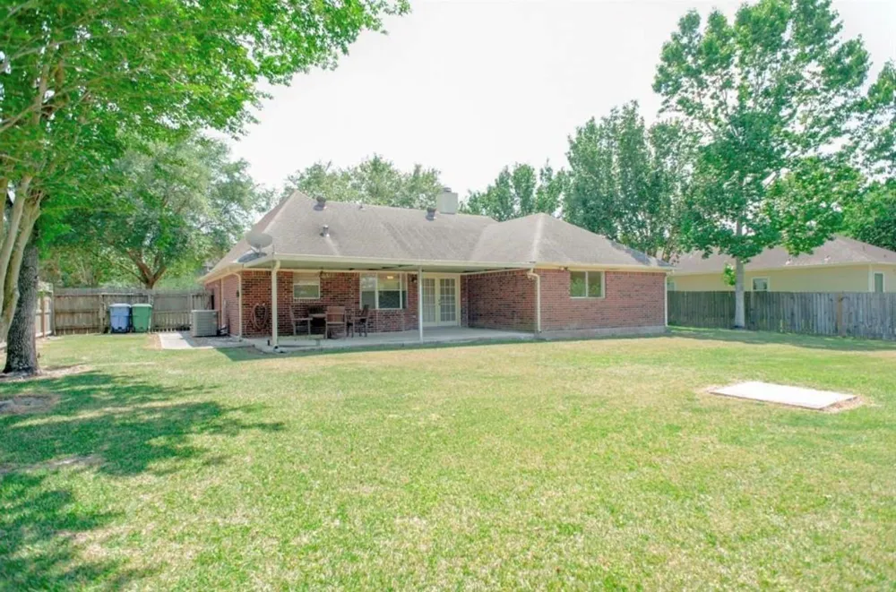 1105 E Adoue Street Alvin, TX 77511