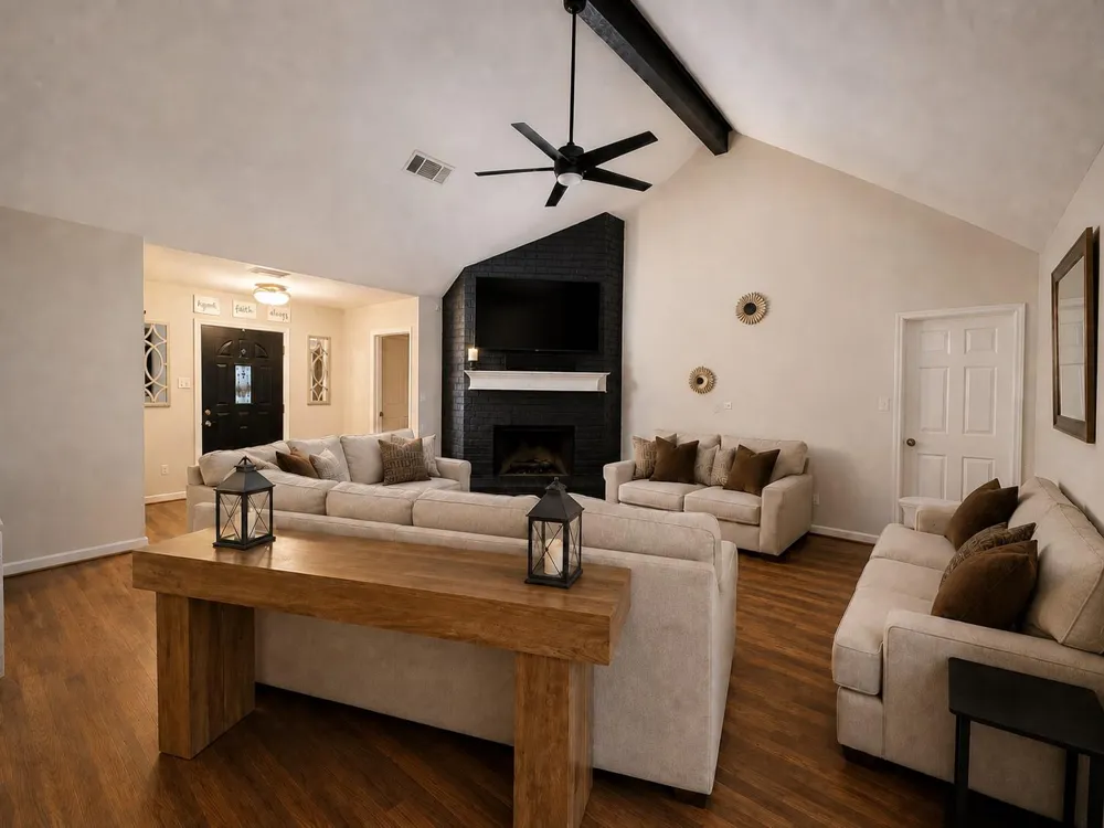 1105 E Adoue Street Alvin, TX 77511