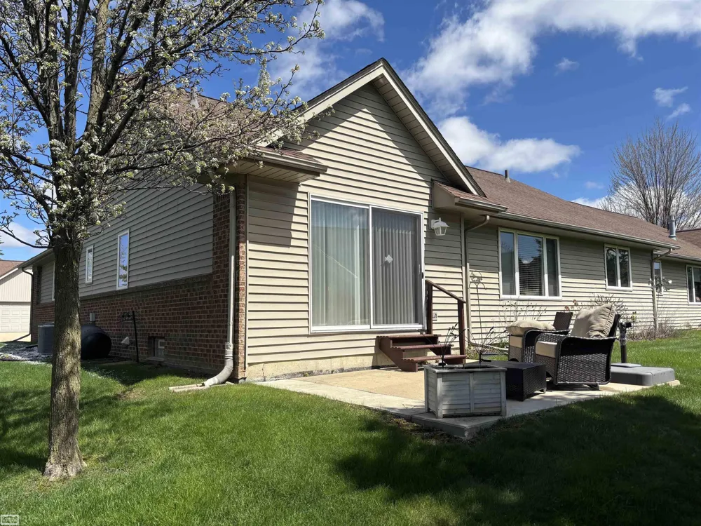 34904 Chickadee Ridge Ridge Richmond City, MI 48062