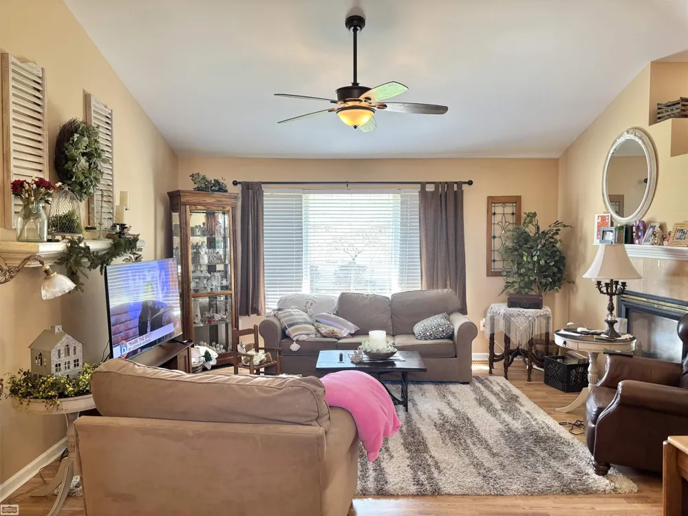 34904 Chickadee Ridge Ridge Richmond City, MI 48062