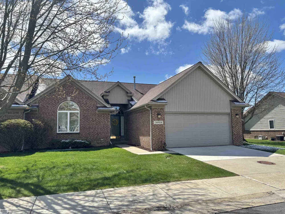 34904 Chickadee Ridge Ridge Richmond City, MI 48062