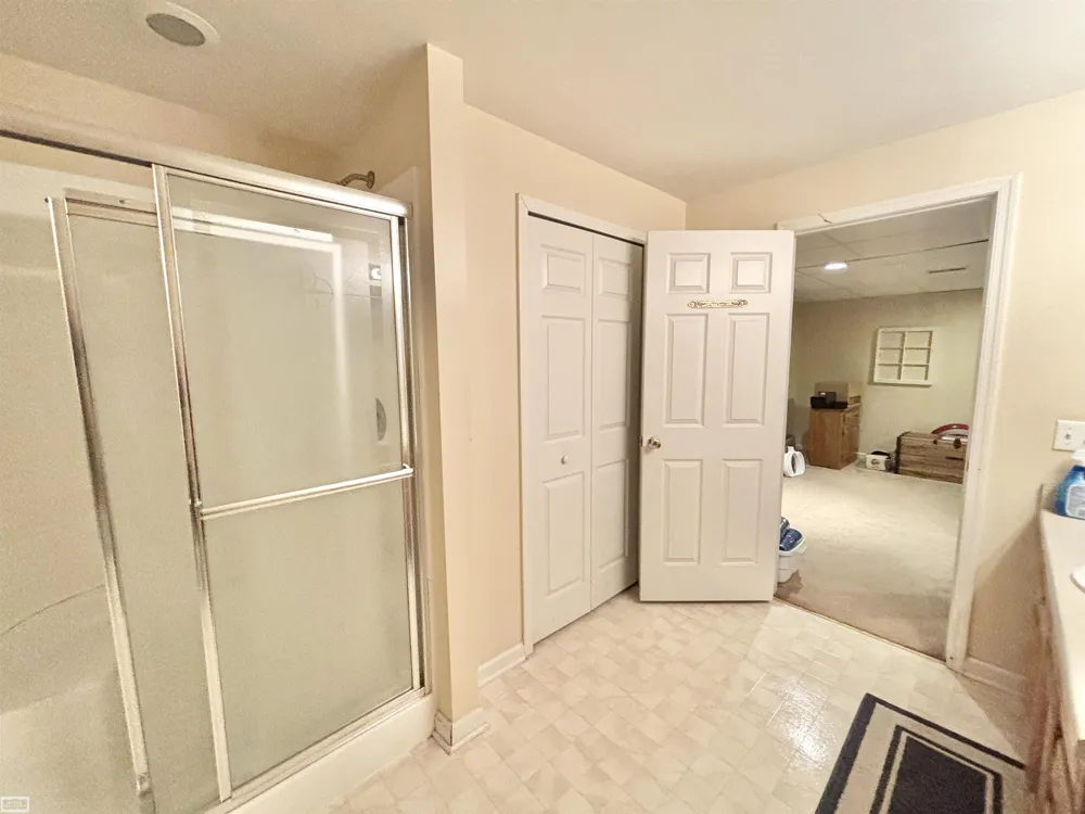 34904 Chickadee Ridge Ridge Richmond City, MI 48062