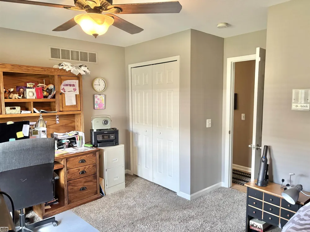34904 Chickadee Ridge Ridge Richmond City, MI 48062