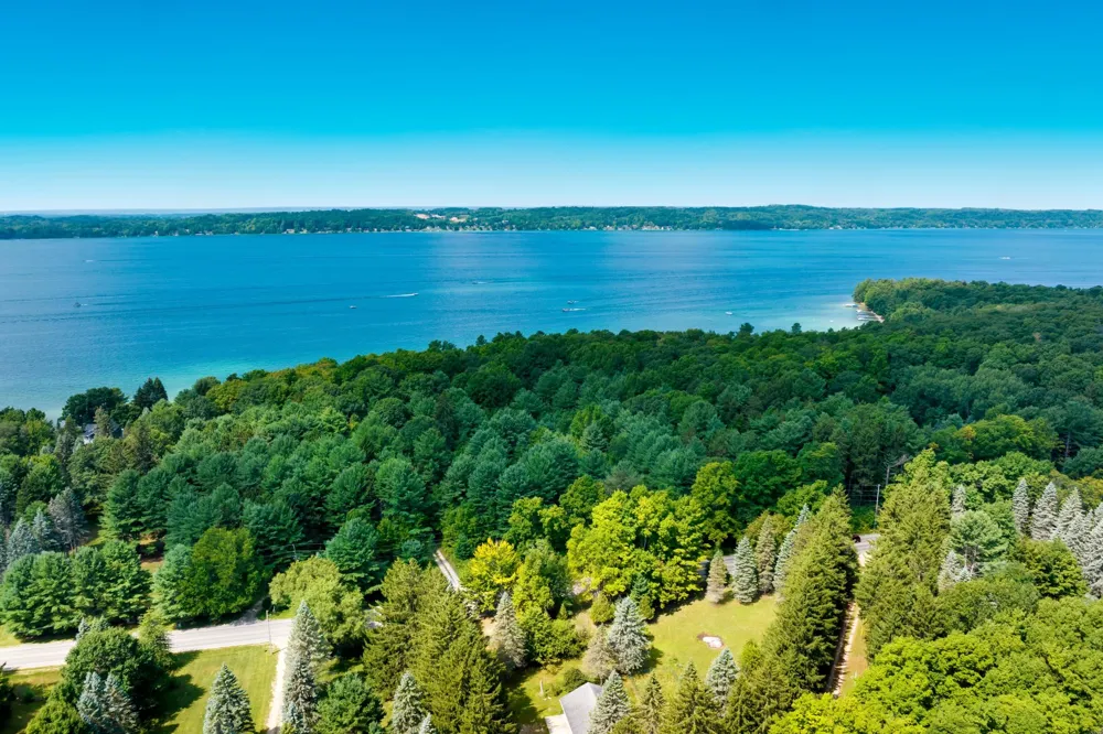 7356 SE Torch Lake Drive Helena Township, MI 49612