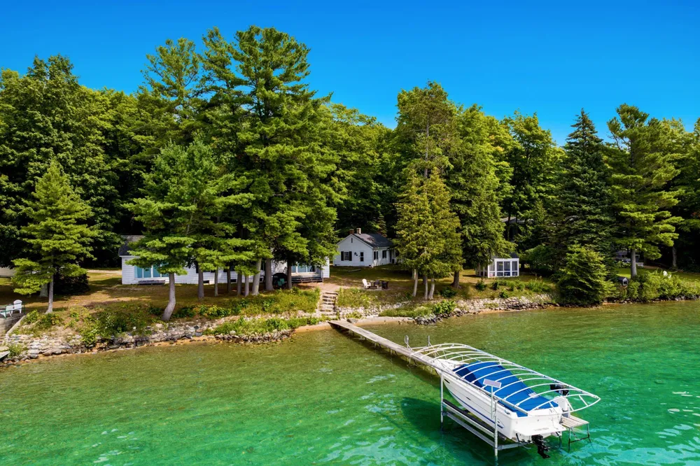7356 SE Torch Lake Drive Helena Township, MI 49612