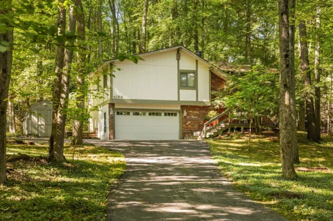 4199 Circle View Drive
