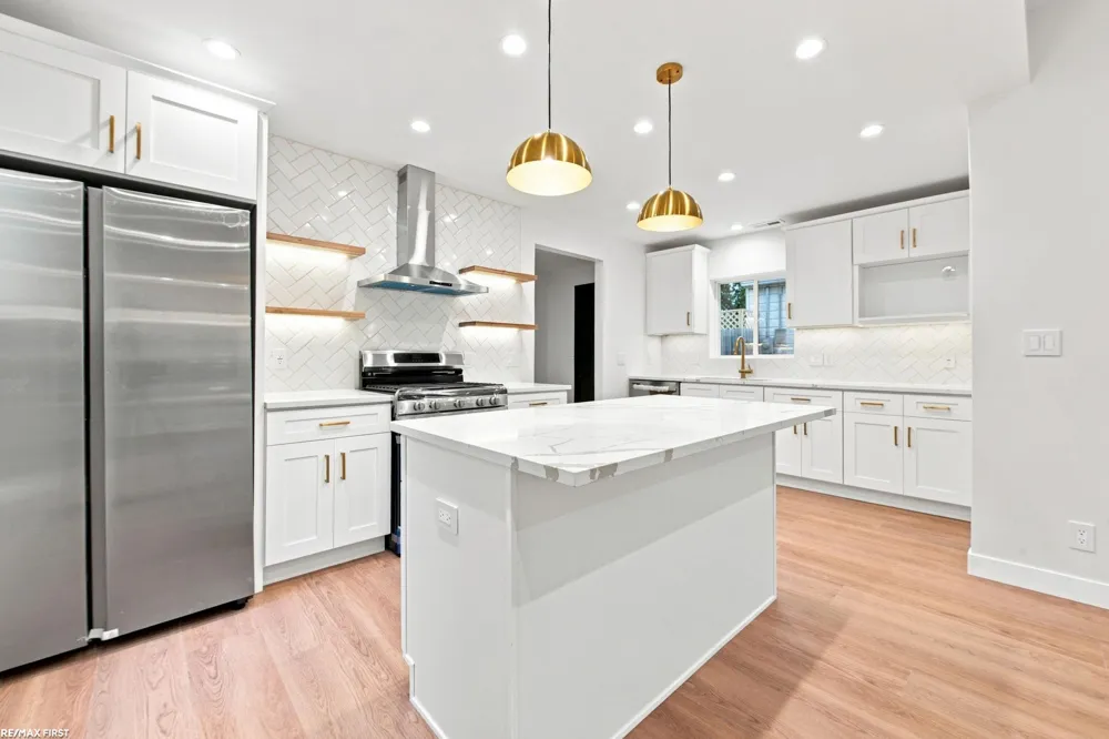 28751 Maple Street Roseville City, MI 48066