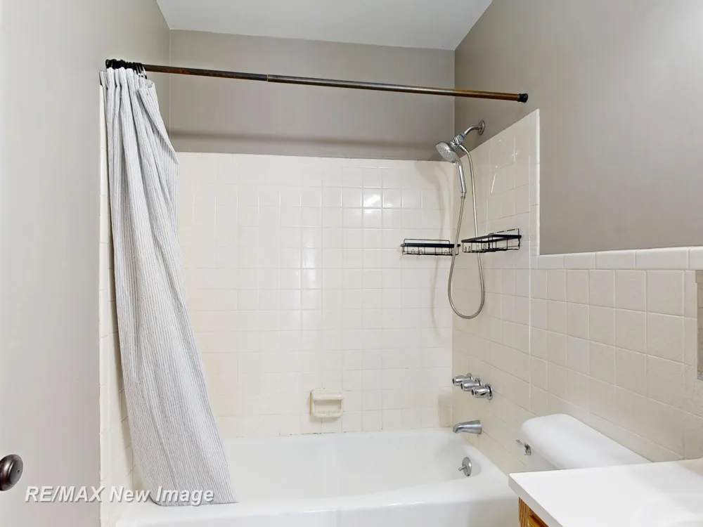 104 Provincial Court Saginaw Charter Township, MI 48638