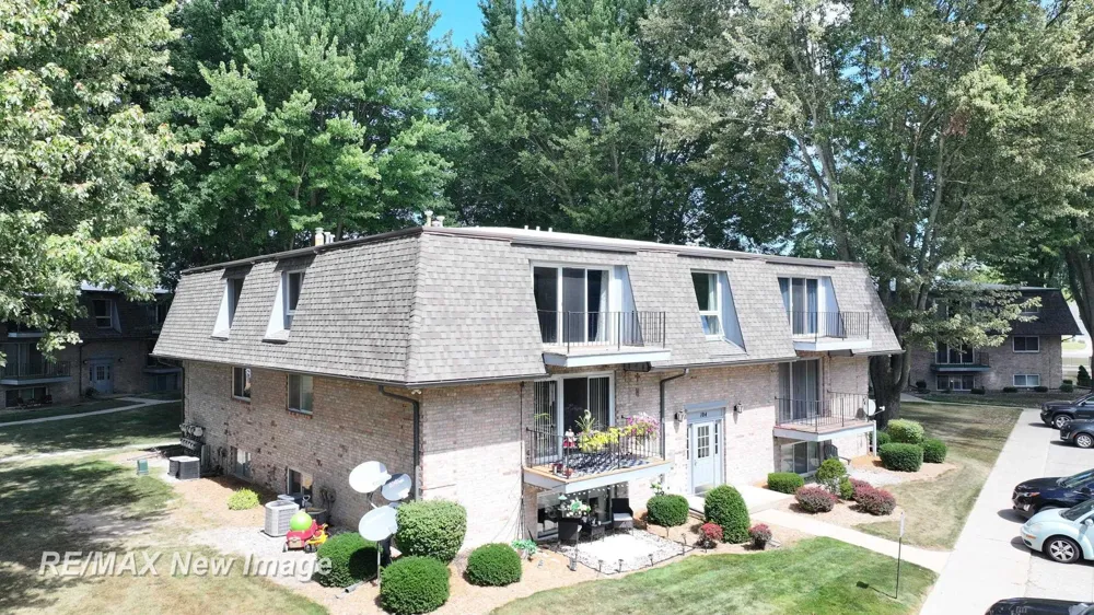 104 Provincial Court Saginaw Charter Township, MI 48638