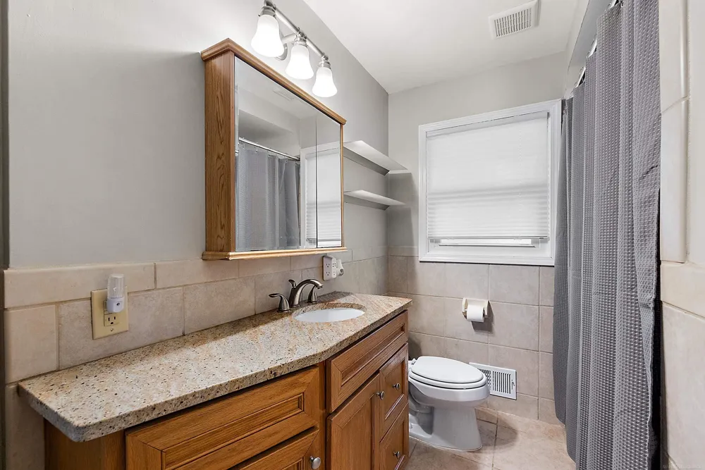28225 Delton Street Madison Heights City, MI 48071