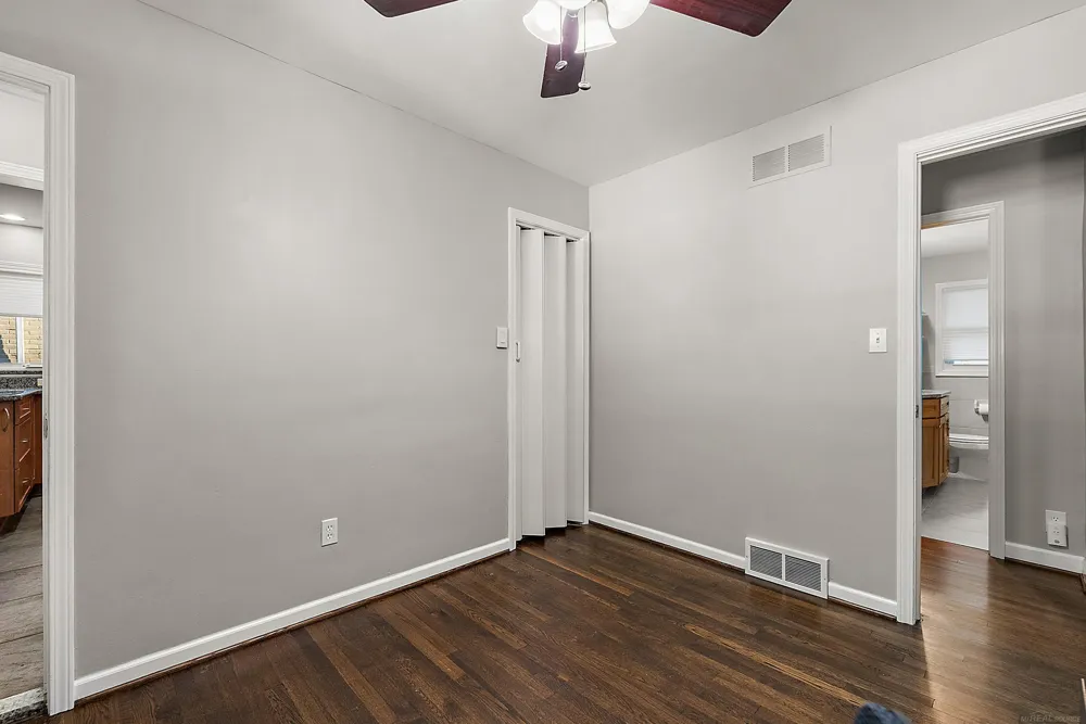 28225 Delton Street Madison Heights City, MI 48071