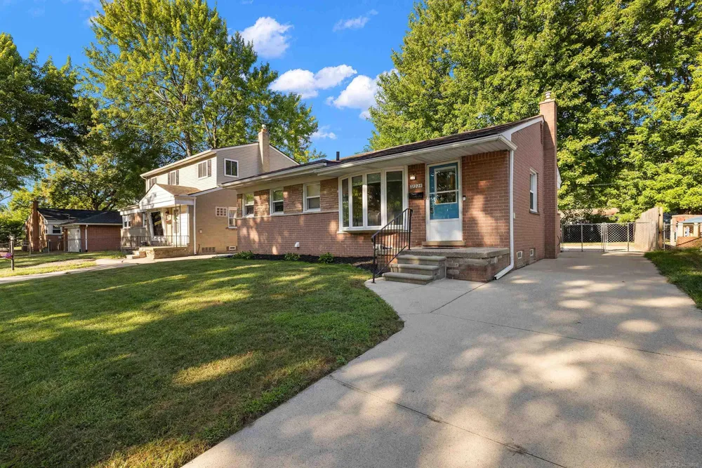 28225 Delton Street Madison Heights City, MI 48071
