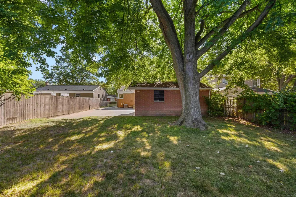 28225 Delton Street Madison Heights City, MI 48071
