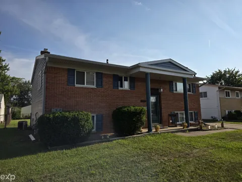 2604 Serra Drive
