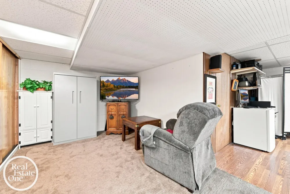 38308 Hidden Lane Clinton Charter Township, MI 48036