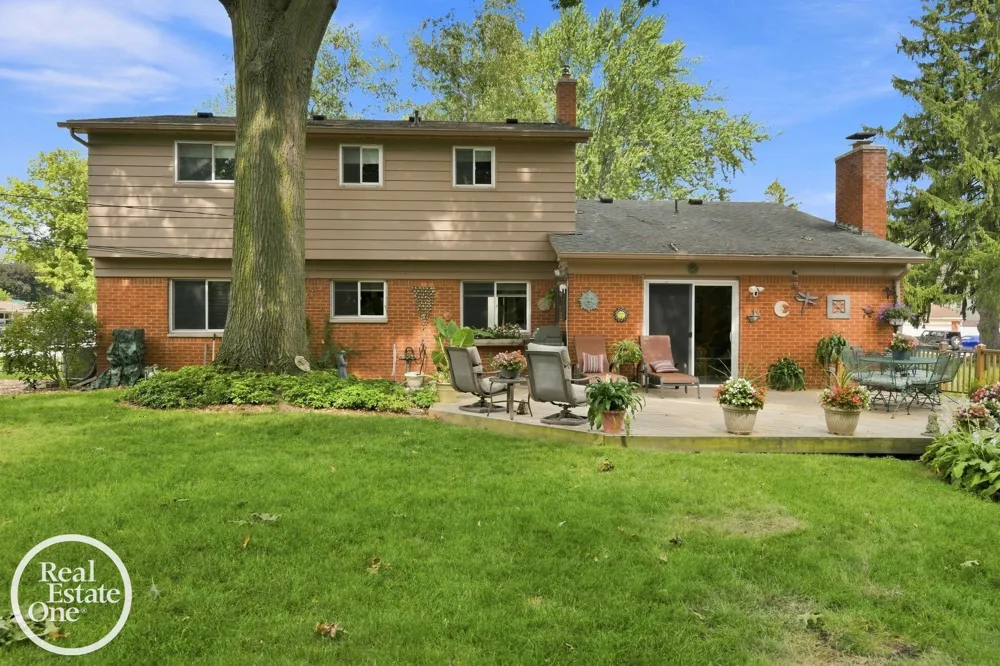 38308 Hidden Lane Clinton Charter Township, MI 48036