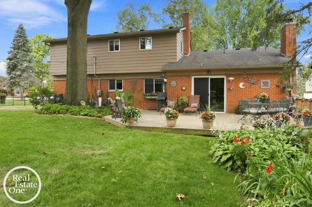 38308 Hidden Lane Clinton Charter Township, MI 48036