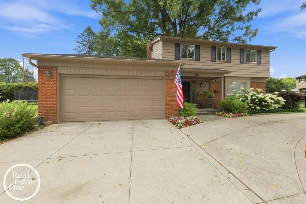 38308 Hidden Lane Clinton Charter Township, MI 48036