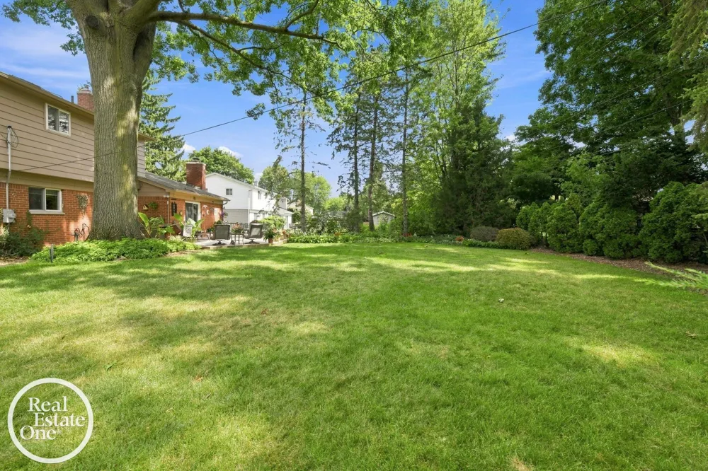38308 Hidden Lane Clinton Charter Township, MI 48036