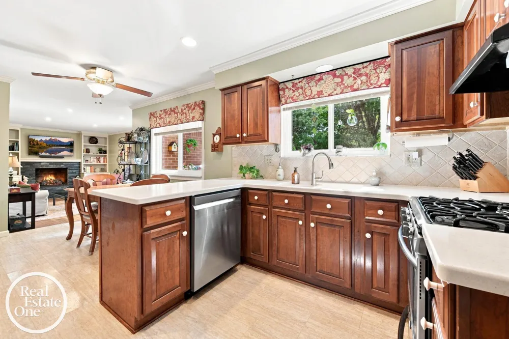 38308 Hidden Lane Clinton Charter Township, MI 48036
