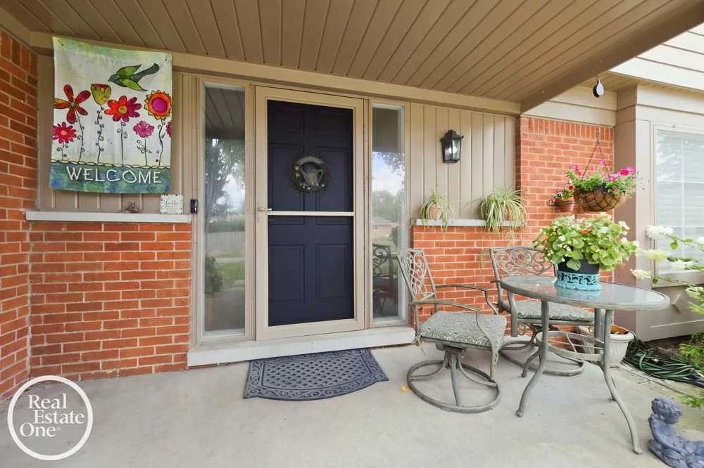 38308 Hidden Lane Clinton Charter Township, MI 48036