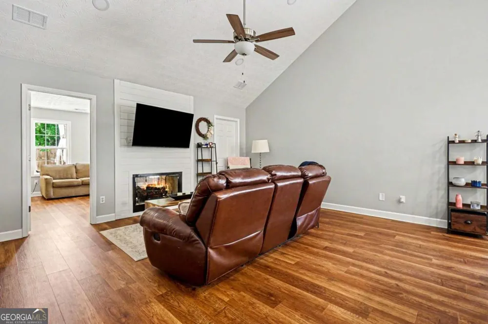 315 Shadowbrooke CIR Loganville, GA 30052